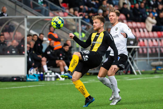 Hammarbys Dennis Widgren och Örebros Viktor Prodell