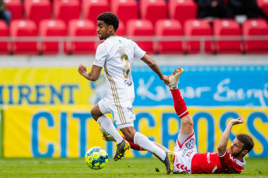 Kalmars Måns Söderqvist och Östersunds Tesfaldet Tekie