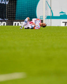 Simen Søraunet Wangberg of Tromsø in pain