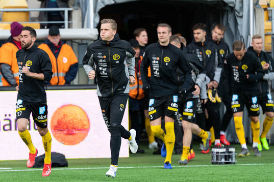 Elfsborgs Frederik Holst och Joakim Nilsson  kommer in till