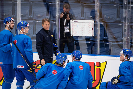Oliver Ekman Larsson, Elias Pettersson, assistant coach