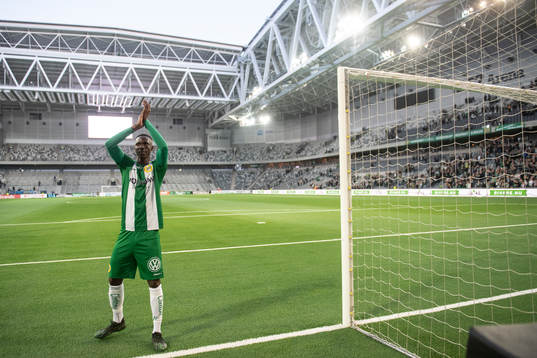 Hammarbys Kossounou Odilon tackar publiken