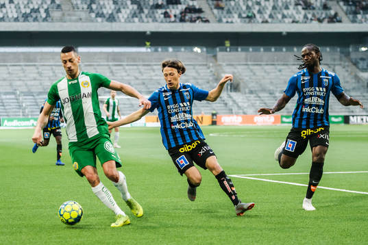 Hammarbys Nikola Djurdjic mot Sirius Axel Björnström och