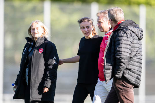 Limhamn Bunkeflos tränare Renée Slegers jublar efter slutsignalen