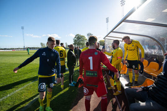 Ängelholms spelare jublar
