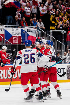 Michal Repik, Filip Hronek, Dominik Kubalik and Jan Kovar