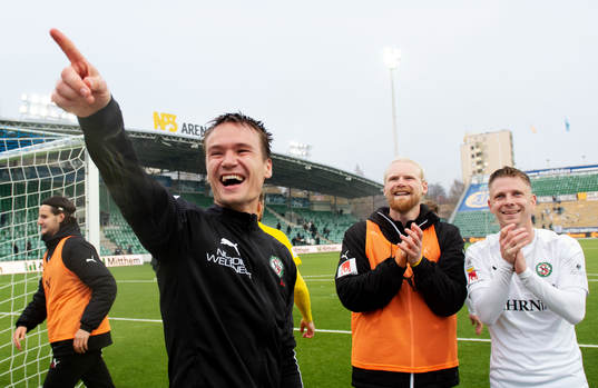 Örebros Viktor Prodell jublar