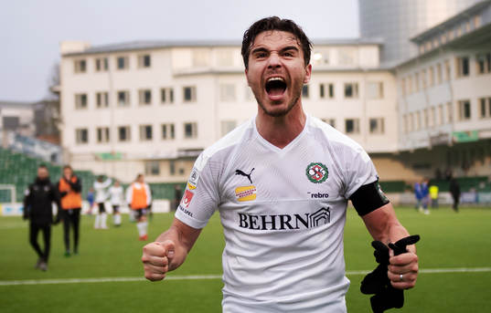 Örebros Nordin Gerzic jublar