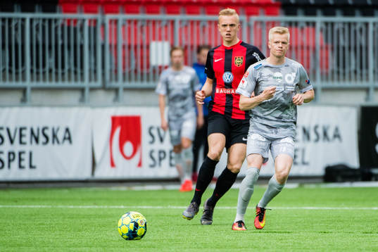 Degerfors Axel Lindahl och Brommapojkarnas Isac Lidberg