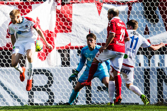 Kalmars Moestafa El Kabir och Helsingborgs Markus Holgersson