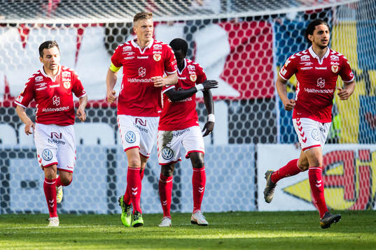 Kalmars Viktor Elm jublar