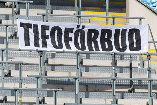 Banderoll på Malmö FFs supportrarnas läktare