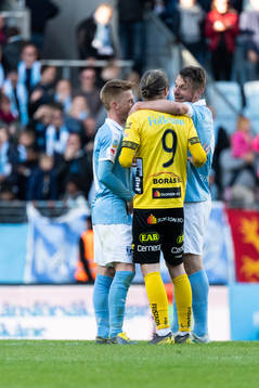 Malmö FFs Markus Rosenberg kramar om Elfsborgs Pawel