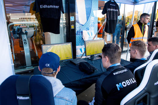 Malmö FFs e-sport spelare David Eidhammer och Zackarias