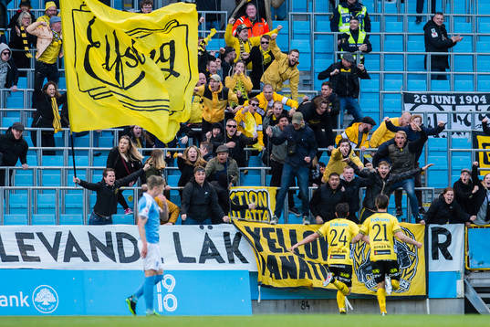 Elfsborgs Stefan Ishizaki och Jonathan Levi jublar efter 1-1 