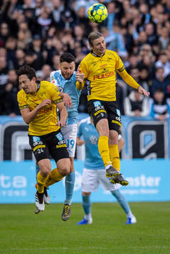 Malmö FFs Erdal Rakip och Elfsborgs Stefan Ishizaki samt