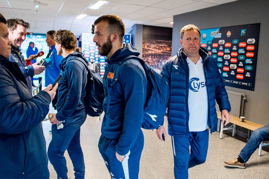 Zlatko Tripic and Bjarne Berntsen, head coach of Viking, in the mixed zone