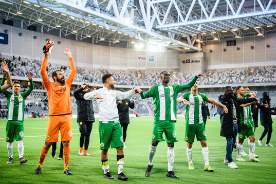 Hammarbys spelare jublar
