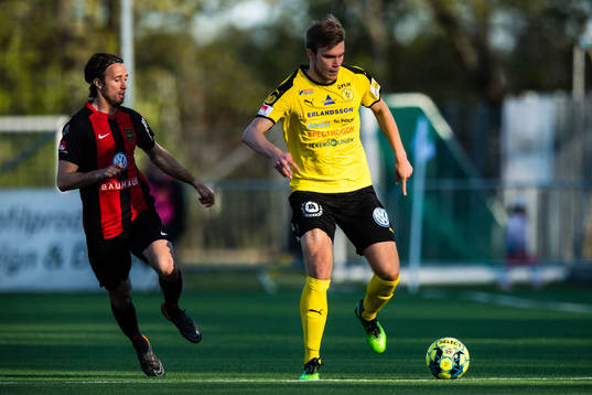 Brommapojkarnas Philip Hellquist  och Frejs Marcus Degerlund
