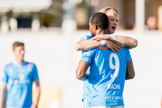 Tapio Heikkilä and Kachi of Sandnes Ulf celebrate 1-3