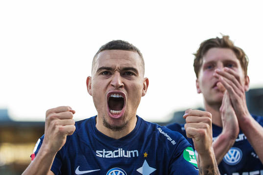 IFK Norrköpings Jordan Larsson jublar