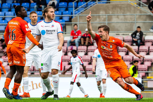 AFC Eskilstunas Gustav Jarl jublar efter 1-1