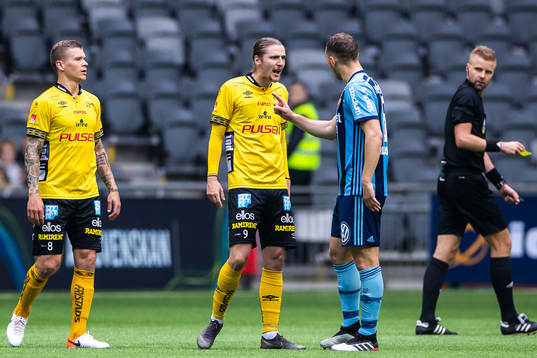 Elfsborgs Pawel Cibicki i ordväxling med Djurgårdens