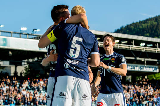 Stian Ringstad, Jakob Glesnes and Lars Vilsvik celebrates 2-1