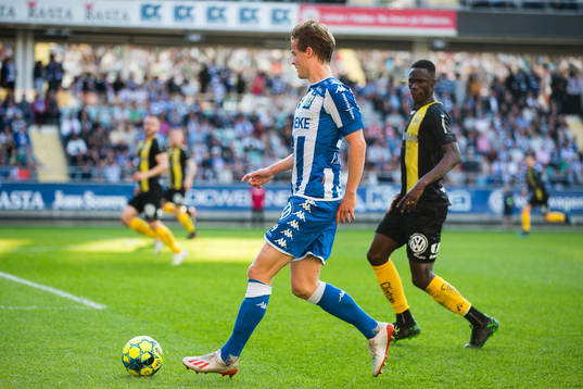 IFK Göteborgs August Erlingmark och Hammarbys Kossounou