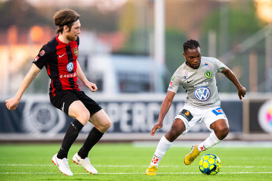 Brommapojkarnas Markus Gustafsson och Jönköpings Enock Kwakwa