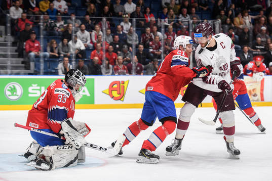 Lauris Darzins of Latvia against Christian Bull and