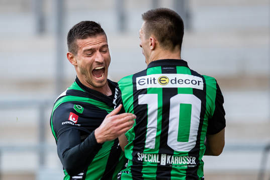 GAIS Nikola Asceric jublar med Leonard Pllana efter sitt 1-0 mål