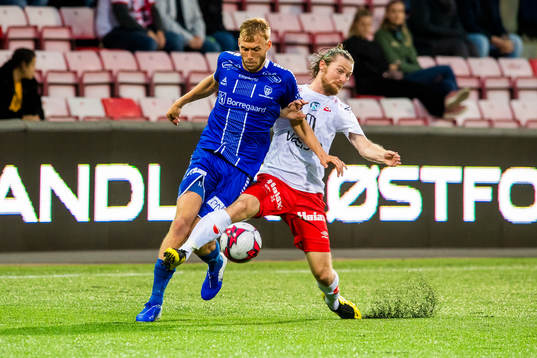 Jonathan Lindseth of Sarpsborg 08 and Thomas Drage of FFK