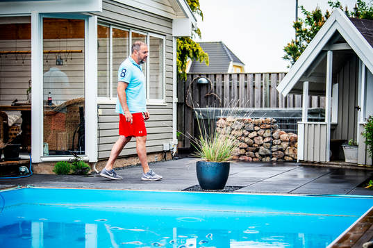 Robert Burakovsky hemma i villan i Bunkeflostrand