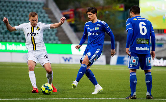 s Sebastian Larsson occh Sundsvalls David Batanero