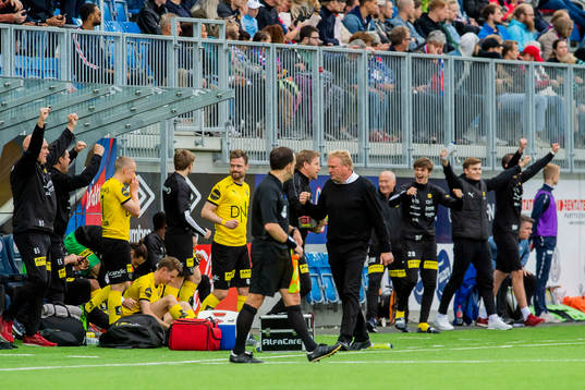 Jørgen Lennartsson, head coach of Lillestrøm, celebrates after the Eliteserien match between Vålerenga and Lillestrøm on May 25, 2019 in Oslo. 
