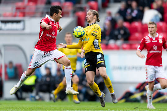 Elfsborgs Pawel Cibicki och Kalmars Emin Nouri