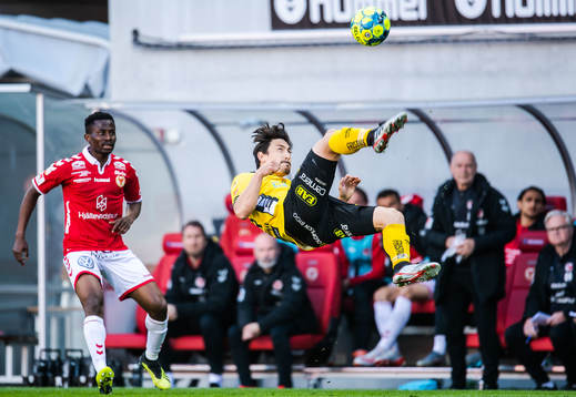 Kalmars Chima Akas och Elfsborgs Stefan Ishizaki
