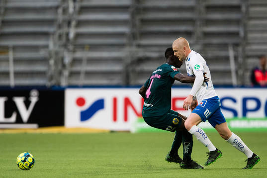 Hammarbys Kossounou Odilon och IFK Norrköpings Kalle Holmberg