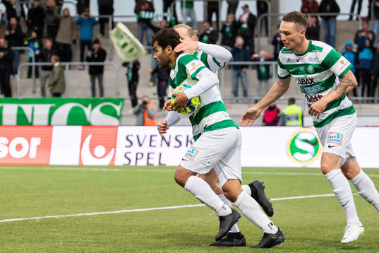 Västerås Karwan Safari jublar med lagkamrater