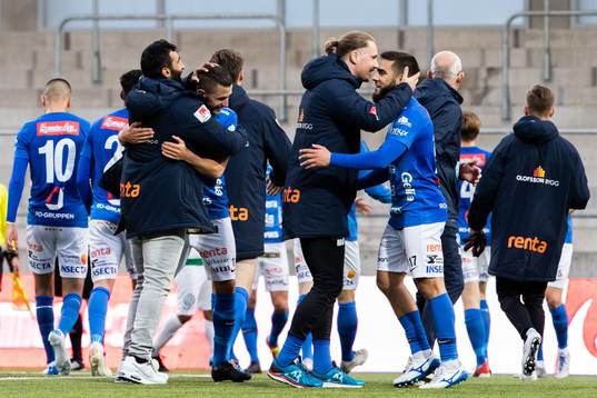 Norrbys Jasen Khayat och  Abbas Mohamad jublar