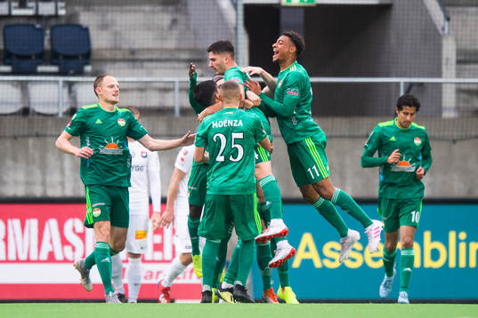 Dalkurds Besard Sabovic jublar med lagkamrater