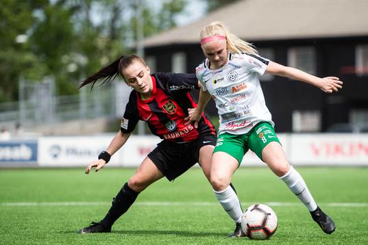 Brommapojkarnas  Filippa Wallén och Assis Fanni