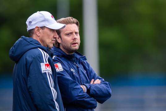 Kvarnsvedens tränare Fredrik Bengtsson och assisterande