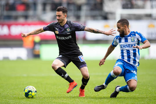 Örebros Simon Amin och IFK Göteborgs Vajebah Kaliefah