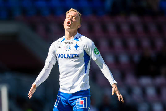 IFK Norrköpings Gudmundur Thórarinsson reagerar