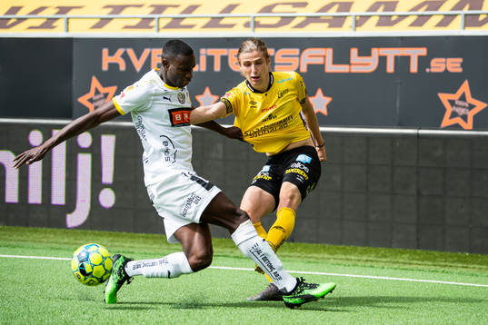 Elfsborgs Pawel Cibicki och Häckens Godswill Ekpolo