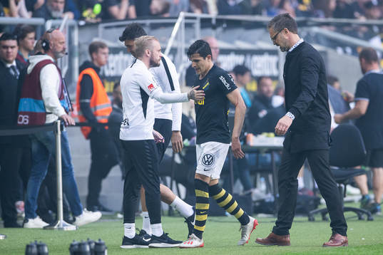 s Tarik Elyounoussi byts ut under fotbollsmatchen i Allsvenskan mellan AIK och Hammarby den 2 juni 2019 i Stockholm. 