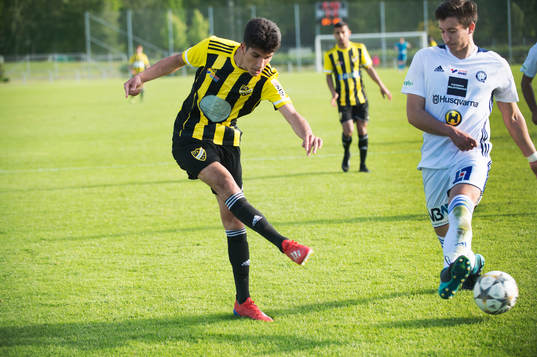 IFK Hässleholms Mustafa Owaid i matchen i division 2