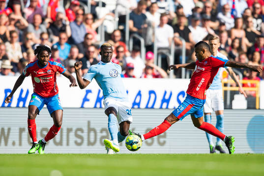 Helsingborgs Mamudu Moro samt Wanderson Do Carmo och Malmö